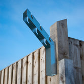 Universal Barbed Wire Installation Bracket